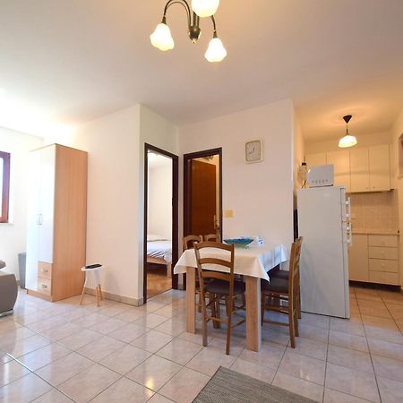 Apartment Ozren Малинска Екстериор снимка