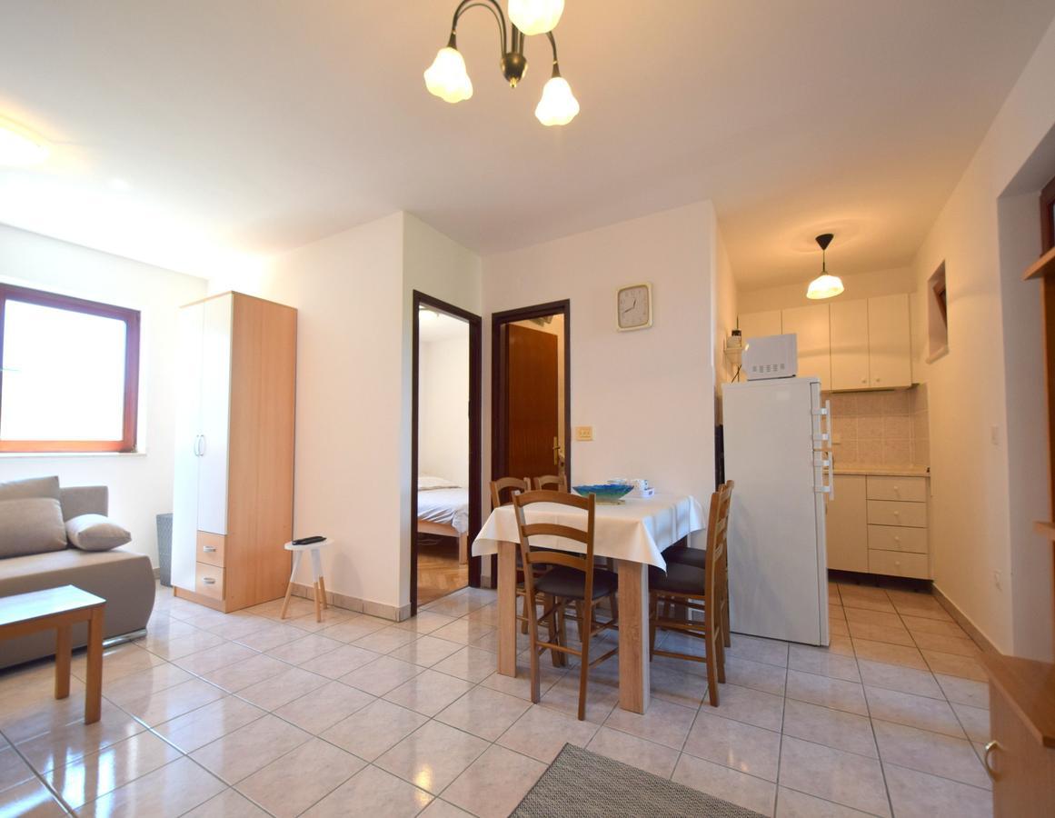 Apartment Ozren Малинска Екстериор снимка