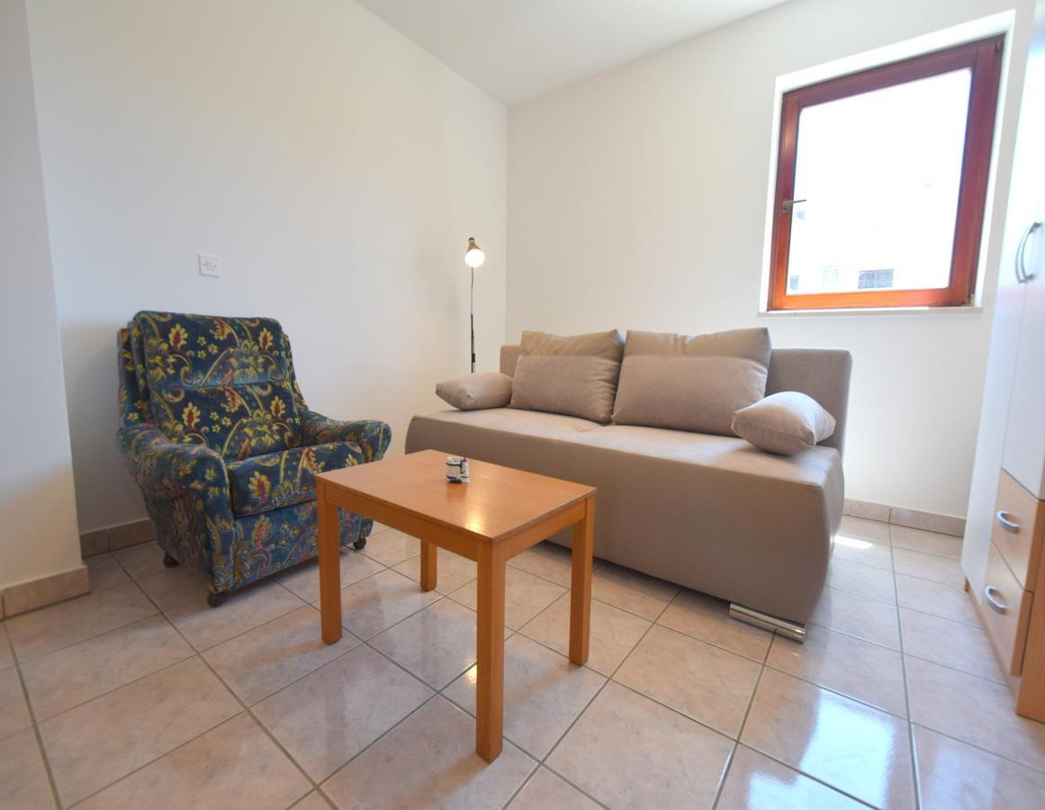 Apartment Ozren Малинска Екстериор снимка