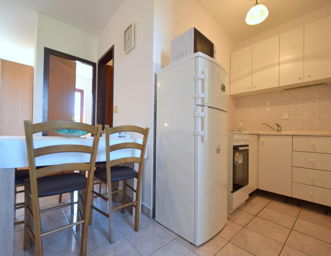 Apartment Ozren Малинска Екстериор снимка
